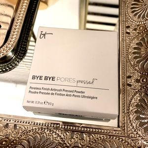 IT Cosmetics Bye Bye Pores Finishing Powder